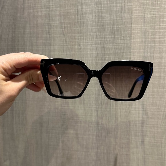 Tom Ford Sunglasses - Picture 8 of 10